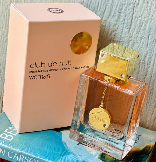 Club de nuit woman